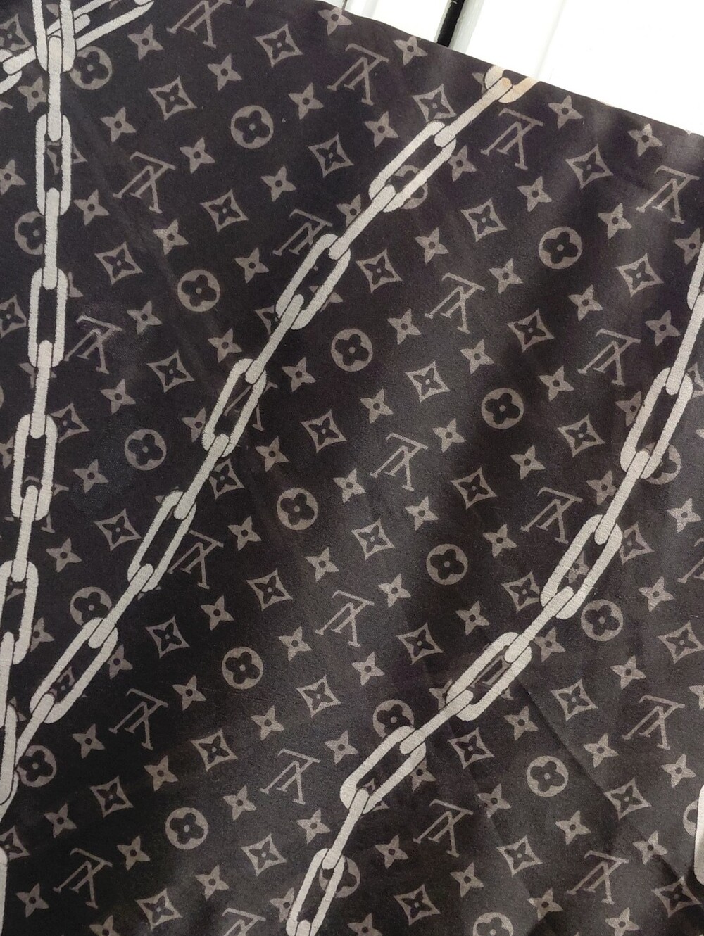 Designer Luxury-Inspired Black And White Chain Print Silk Scarf - Picture 4 of 8